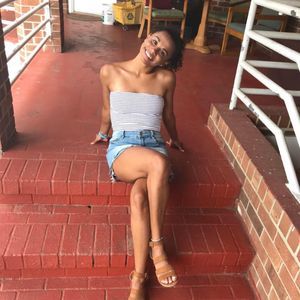 Meet your Posher, Brittany